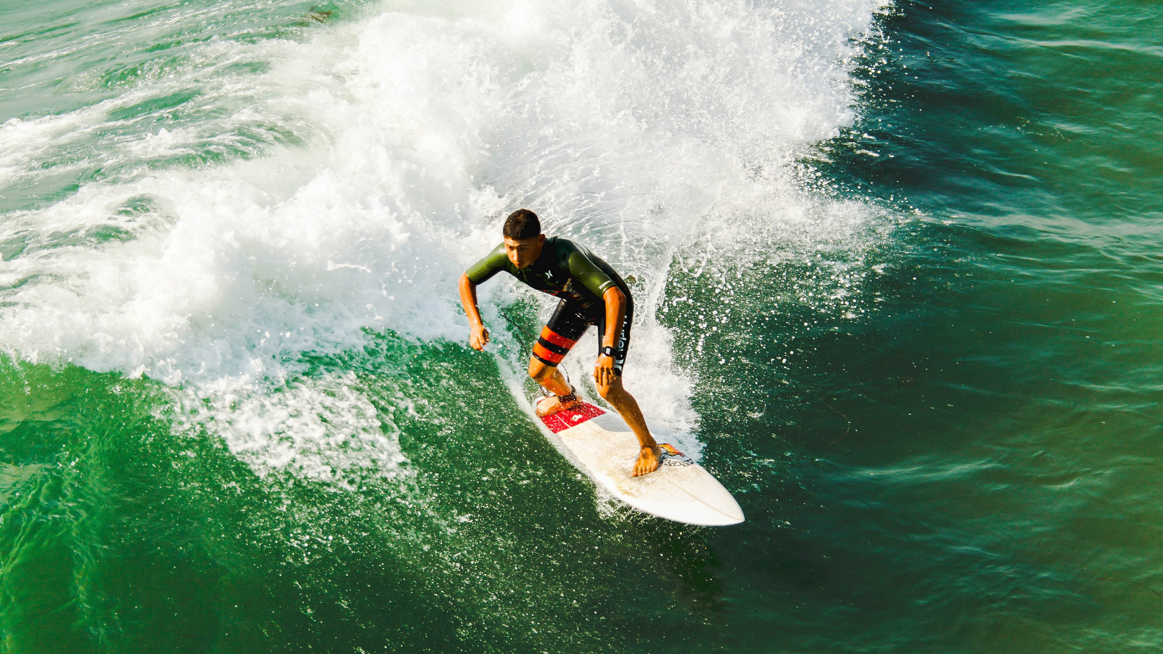 九游（jiuyou.com）游戏-争分夺秒！比赛节奏紧张，胜利前途未卜，比赛现场紧张激烈